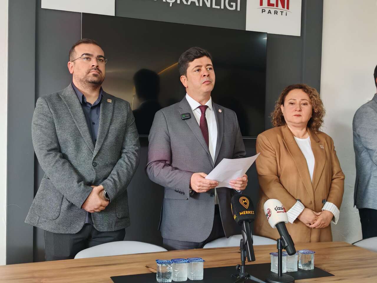 YENİ Parti Menteşe’de Görev Devir Teslimi: Batuhan Kıloğlu Görevi Arzu Doğruel’den Devraldı 1